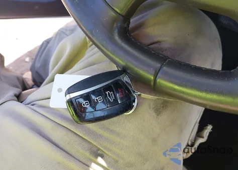 2015 Hyundai Genesis 3.8 z USA, uszkodzony, nr VIN KMHGN4JE2FU047254